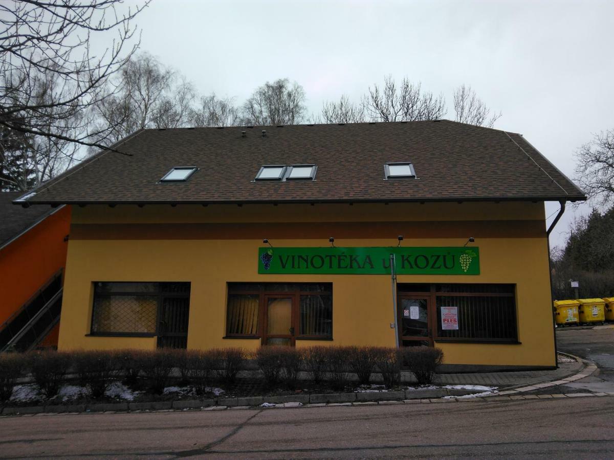 מלון Nové Město nad Metují Vinoteka "U Kozu" מראה חיצוני תמונה