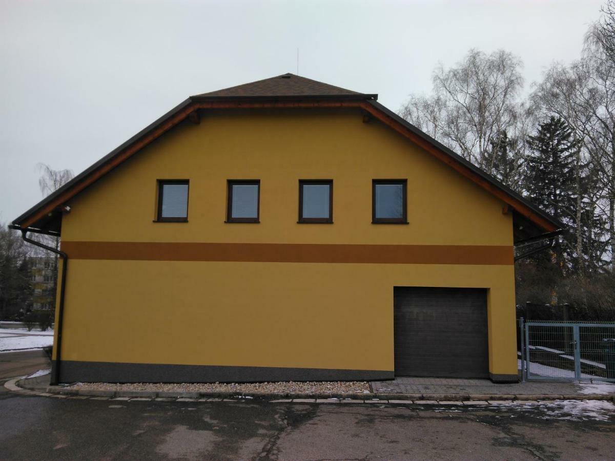 מלון Nové Město nad Metují Vinoteka "U Kozu" מראה חיצוני תמונה